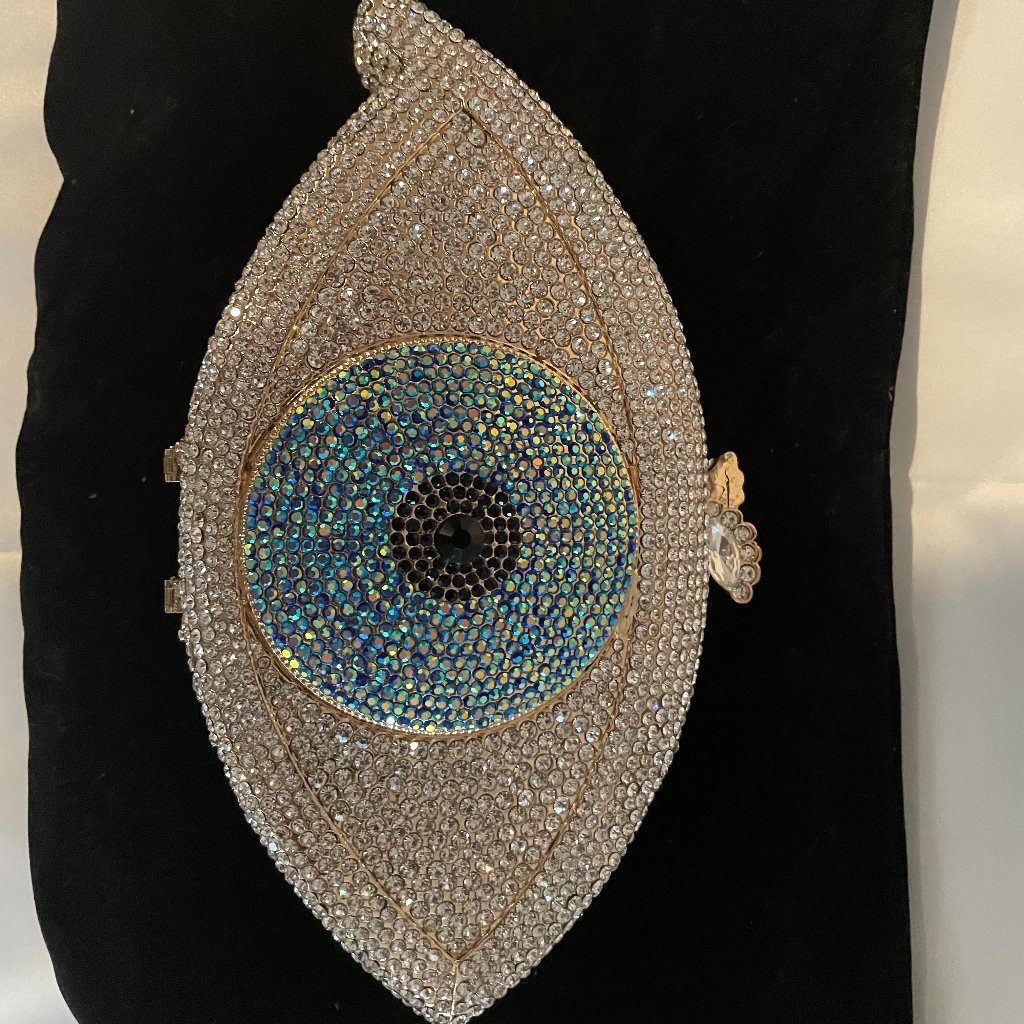 Novelty Clutch